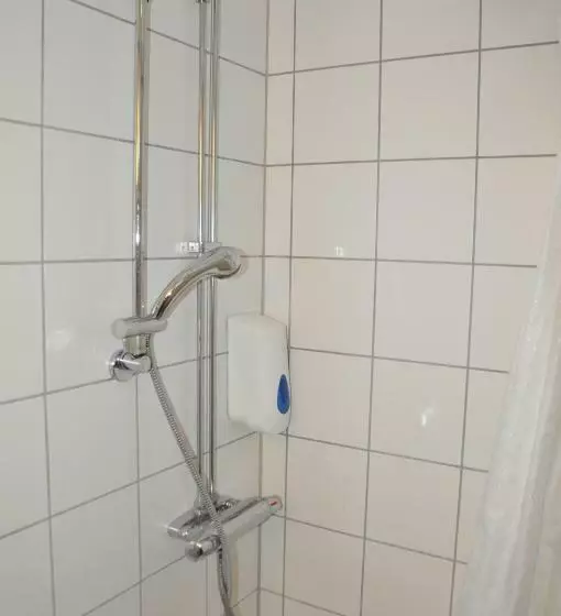 スタンダードシングルルーム, Slite Badhotell