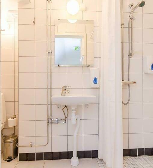 标准单人间, Slite Badhotell