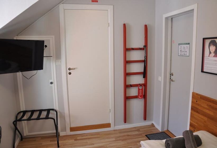 标准单人间, Slite Badhotell