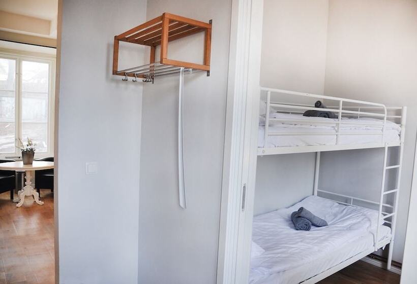 豪华套房, Slite Badhotell