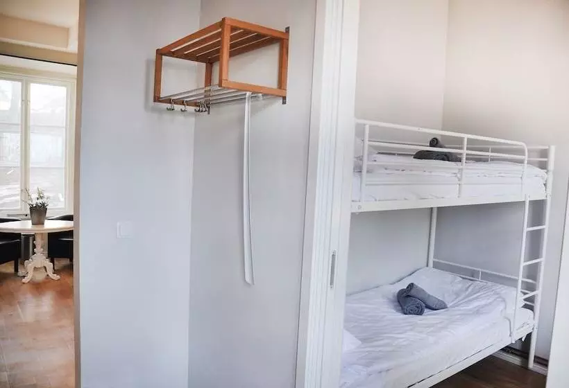 デラックススイート, Slite Badhotell