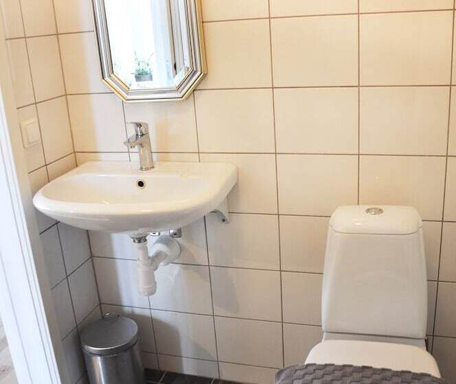 豪华套房, Slite Badhotell