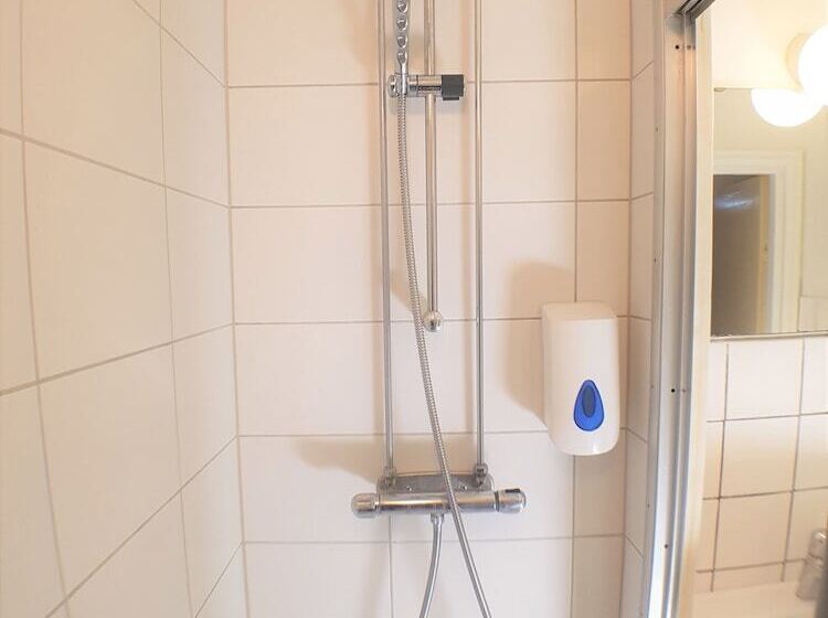 标准间, Slite Badhotell