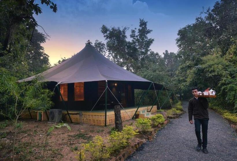 Deluxe Tent, Pench Jungle Camp