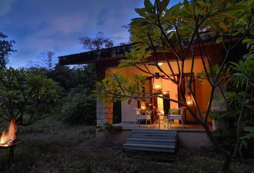 １ベッドルームハウス, Pench Jungle Camp