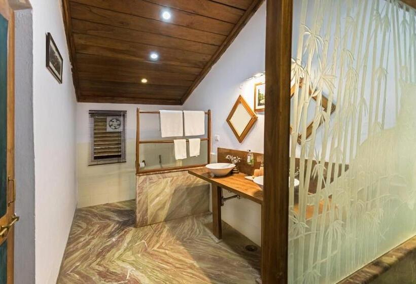 Deluxe Tent, Pench Jungle Camp