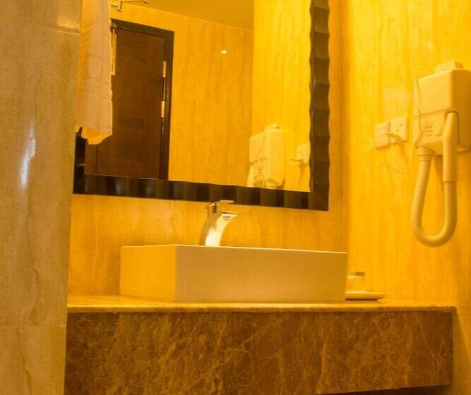 سوییت جونیور, Sayeman Beach Resort