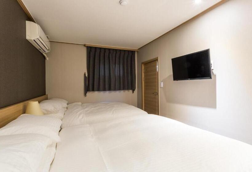 חדר משפחתי, About Stay Seoul