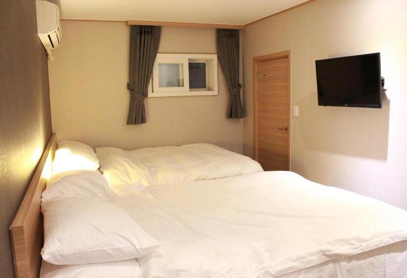חדר משפחתי, About Stay Seoul