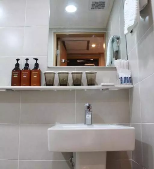 اتاق لوکس خانوادگی, About Stay Seoul