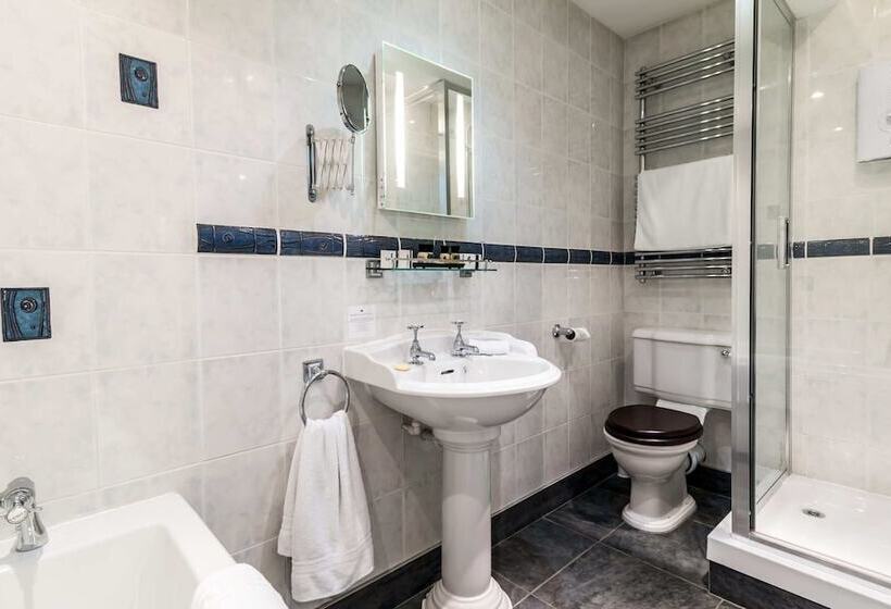 חדר דלוקס, The Crown Inn