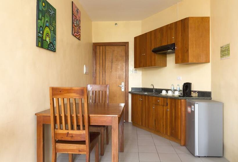 스위트, Tsai Hotel And Residences