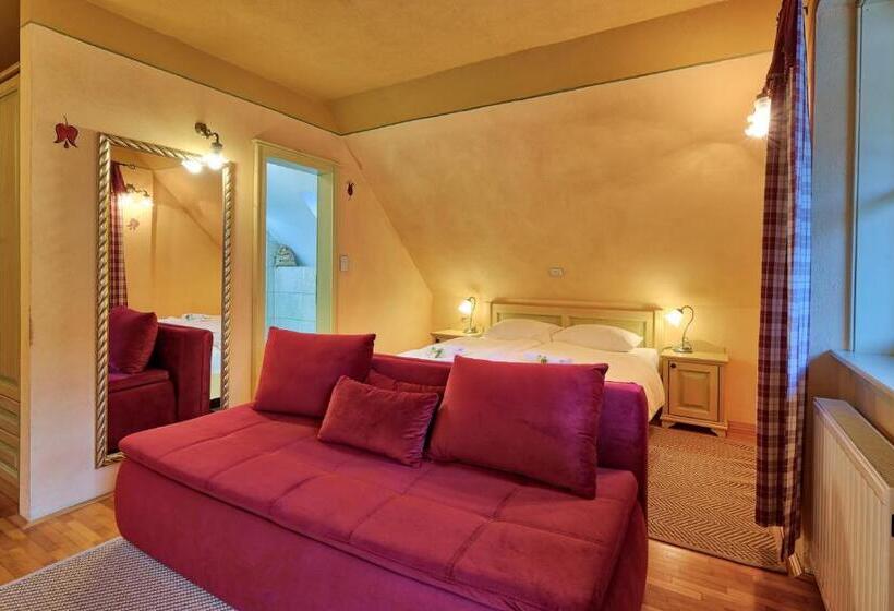 اتاق استاندارد سه تخته با بالکن, Vitranc Boutique