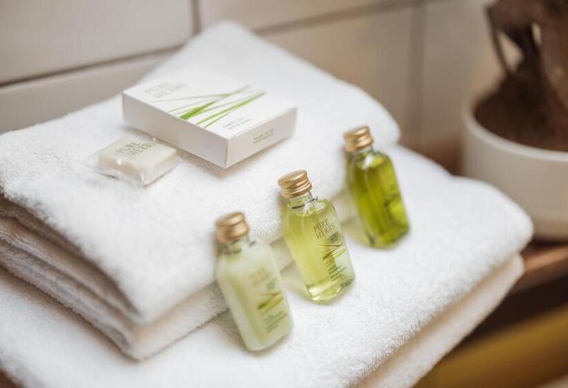 اتاق خانوادگی, Vitranc Boutique