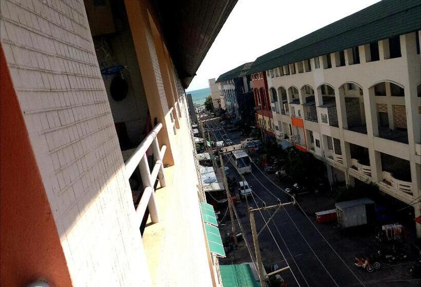 غرفة قياسية مطلّة علي البحر مزوَّدة بشُرفة, Jomtien Hostel
