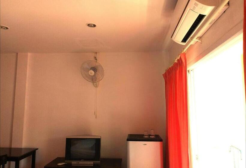 חדר קומפורט לשלושה, Jomtien Hostel