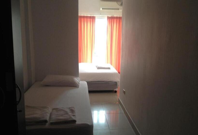 חדר קומפורט לשלושה, Jomtien Hostel