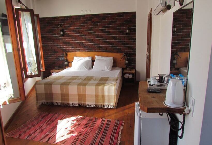 Номер Deluxe, Amazon Petite Palace