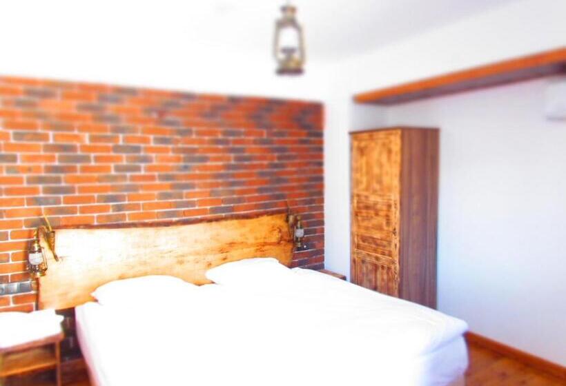 Номер Стандарт, Amazon Petite Palace
