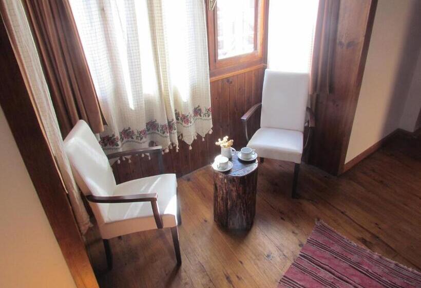 Номер Deluxe, Amazon Petite Palace