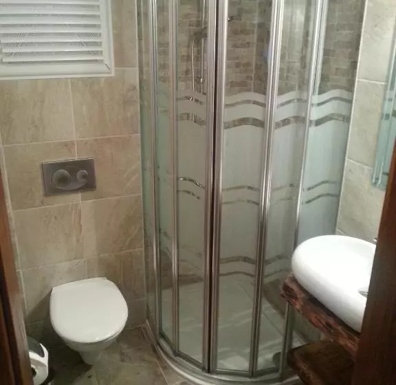 Standard Kolmen Hengen Huone, Amazon Petite Palace