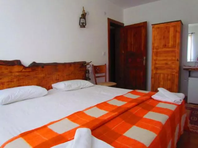 Perhehuone, Amazon Petite Palace
