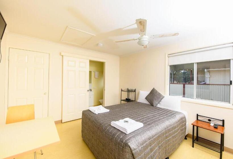 Студия Стандарт, Y Motels Kingaroy