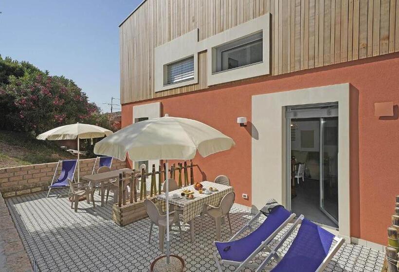 Standard studio with lake view, Residence Arca