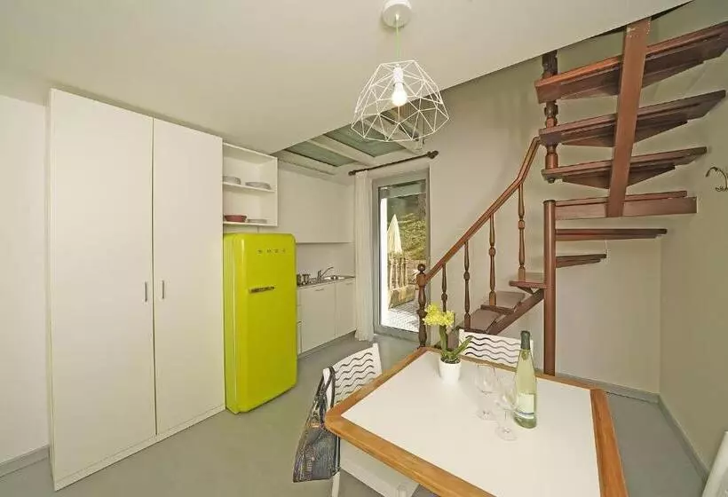 Standard studio with lake view, Residence Arca