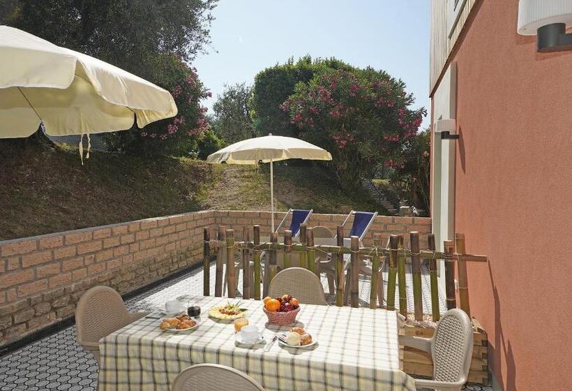 Студио Стандарт Вид на Сад, Residence Arca