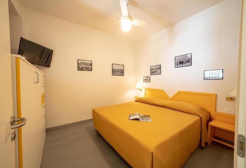 Standard studio with lake view, Residence Arca