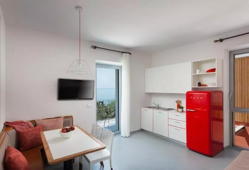 2 Bedroom Apartment with Views, Residence Arca