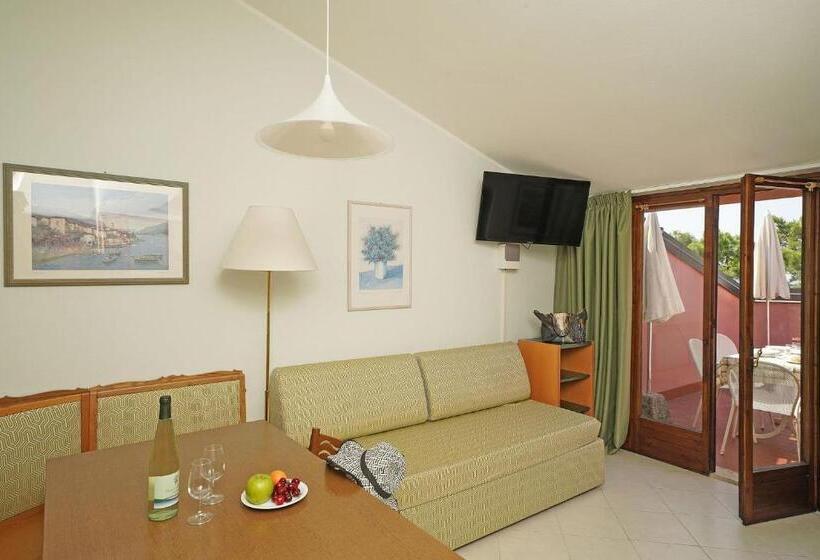 Апартаменты Comfort 2 Спальни, Residence Arca