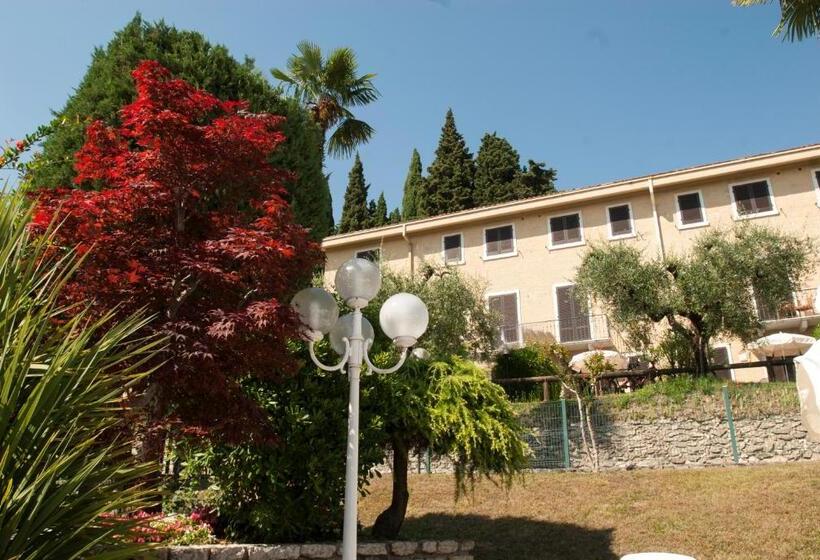 Студио Стандарт Вид на Сад, Residence Arca