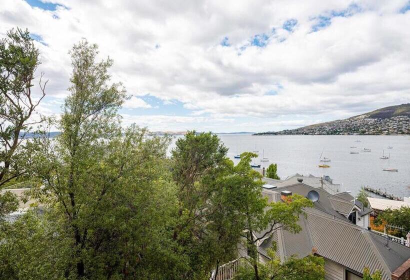 Classic Room Queen Bed, Grande Vue