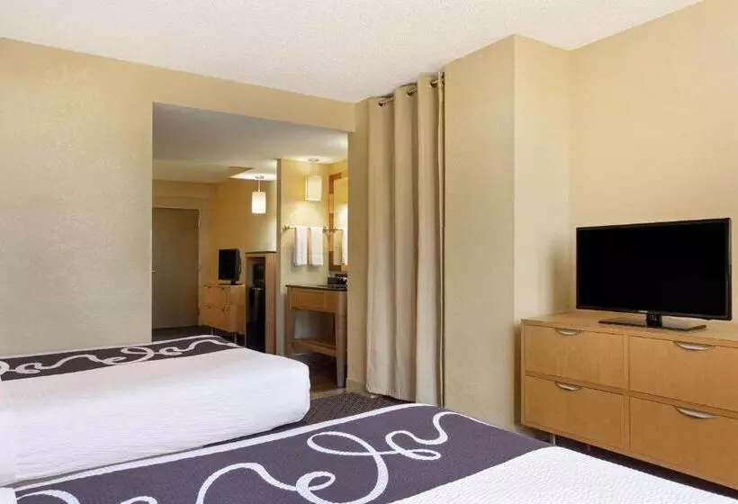 デラックスルーム, La Quinta Inn & Suites By Wyndham Sunrise