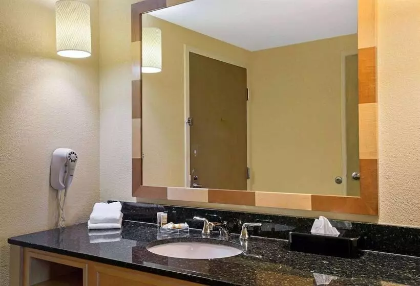 2ダブルベッドのスタンダードルーム, La Quinta Inn & Suites By Wyndham Sunrise
