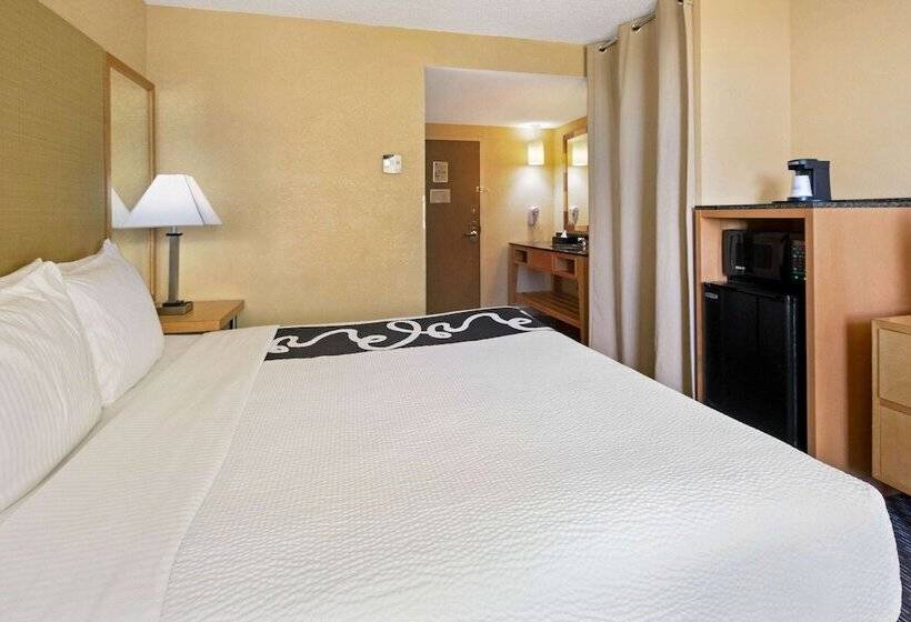 Номер Стандарт Адаптированный для Инвалидов, La Quinta Inn & Suites By Wyndham Sunrise