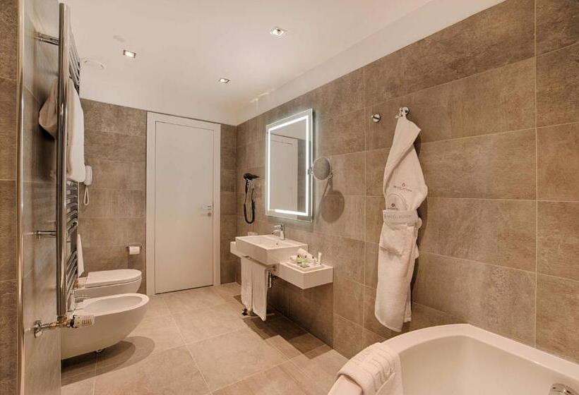 חדר פרמיום, NH Collection Palazzo Cinquecento