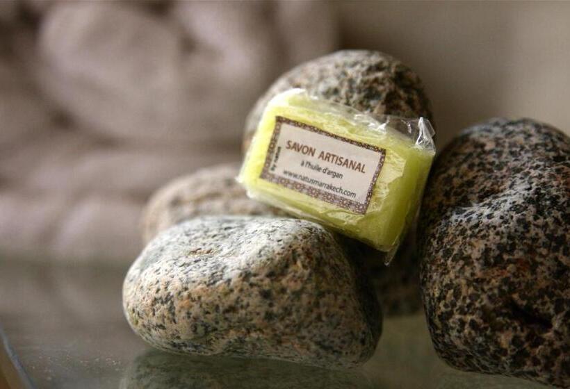 سوییت, Riad Dar 73