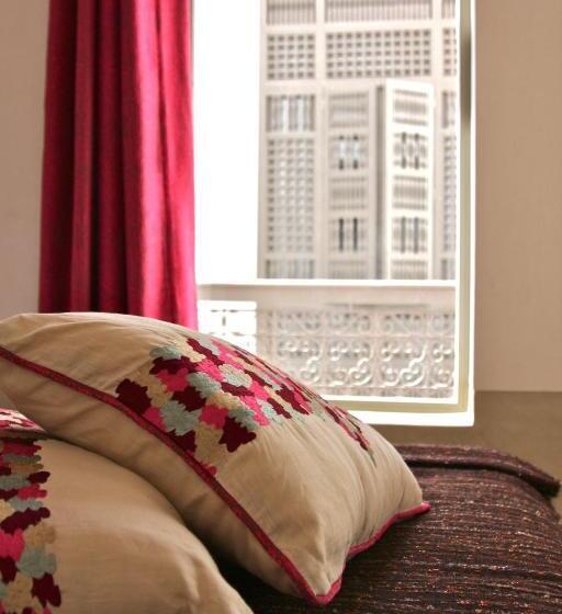 سوییت جونیور, Riad Dar 73