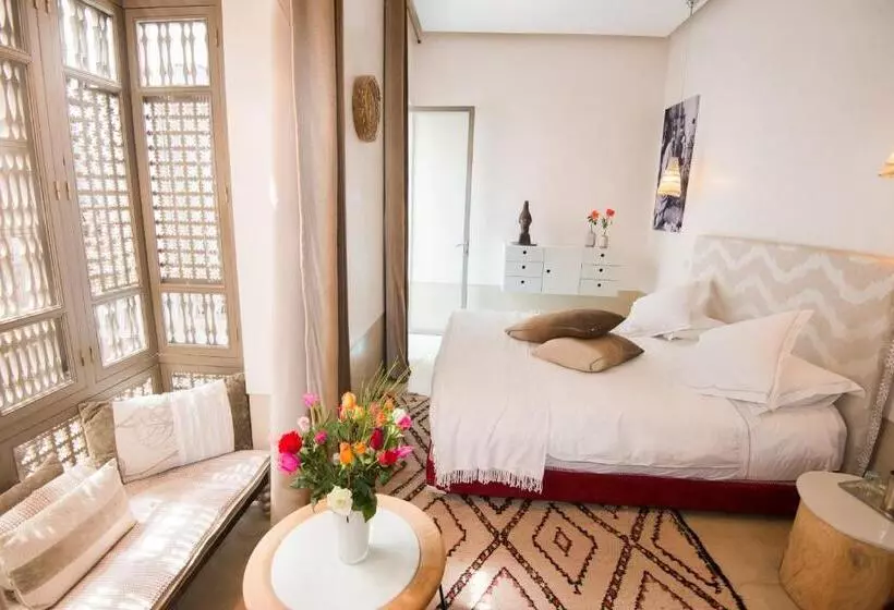 سوییت, Riad Dar 73