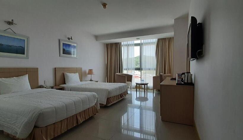 اتاق سوپریور سه تخته, River