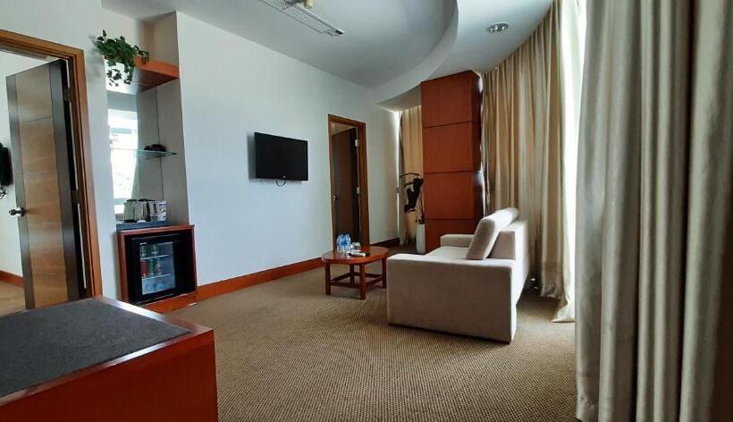 سوییت لوکس, River