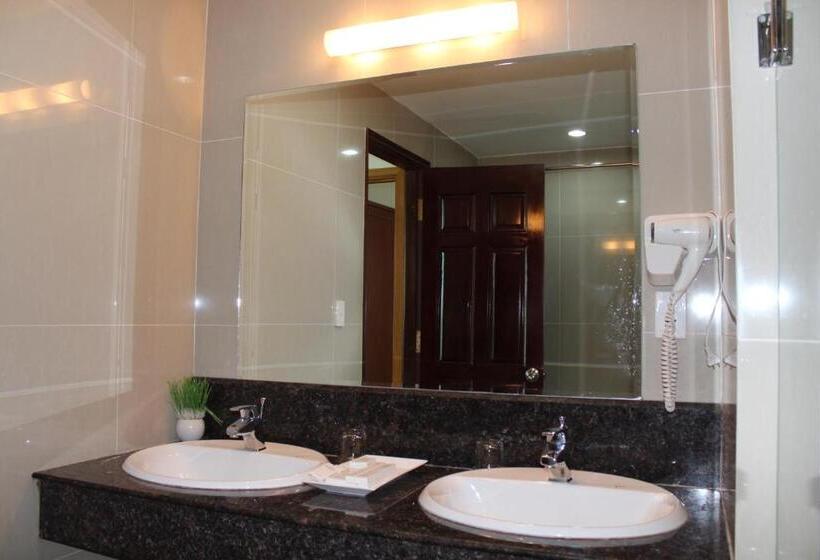 سوییت اجرایی, River