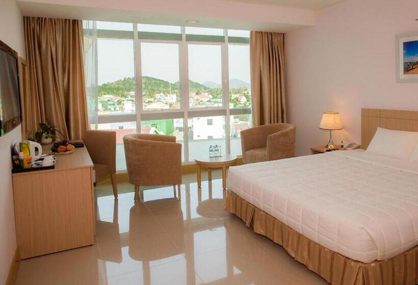 اتاق استاندارد با چشمانداز کوهستان, River