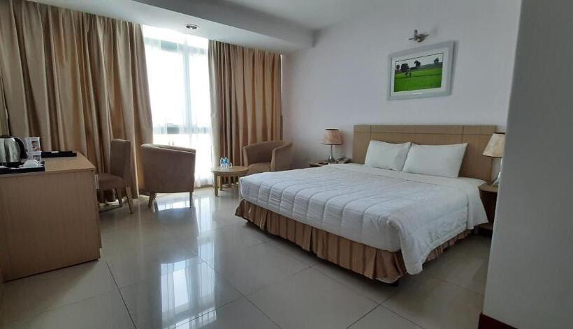 اتاق استاندارد با چشمانداز کوهستان, River