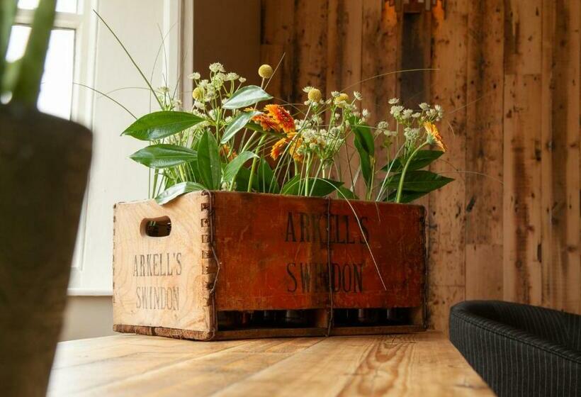 חדר סטנדרט, The Kings Arms