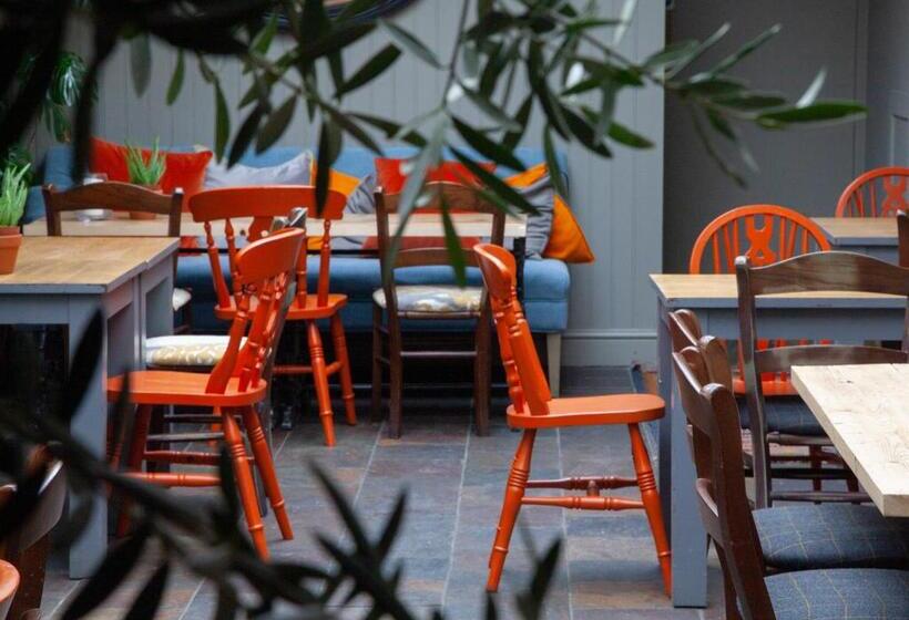 חדר סטנדרט, The Kings Arms