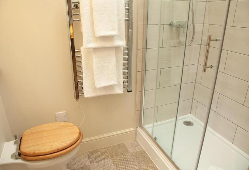 חדר סטנדרט, The Kings Arms